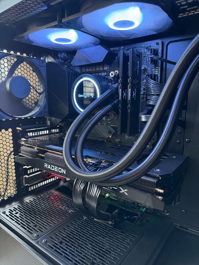 Gaming PC (i7 11700K + RX 6700XT + 16GB DDR4) - photo 2