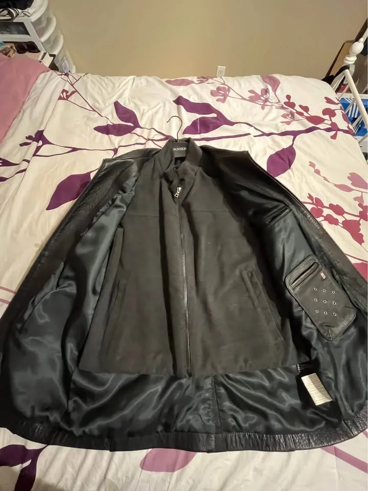 Danier Men's Leather Jacket image indicator(3)