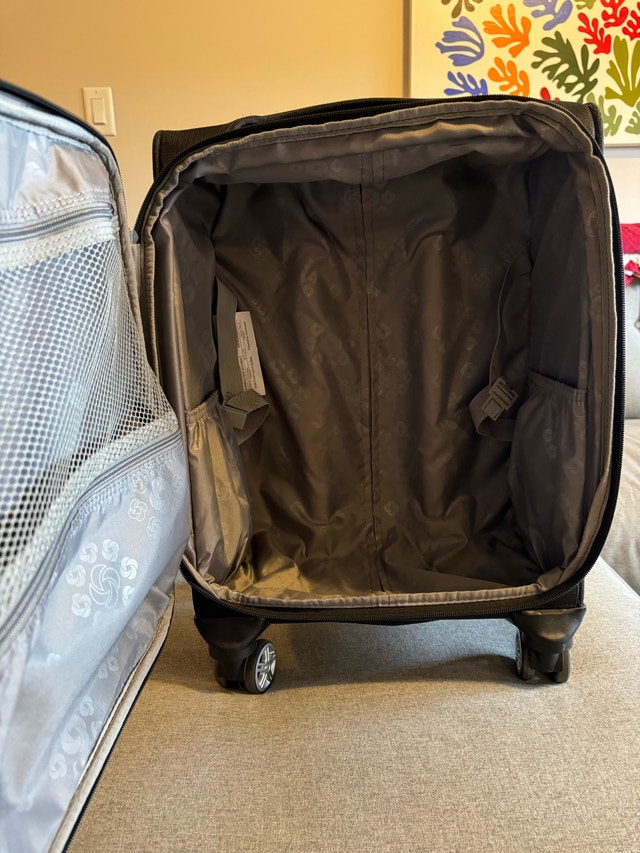 Samsonite Carry-On Expandable Spinner Luggage - photo 3