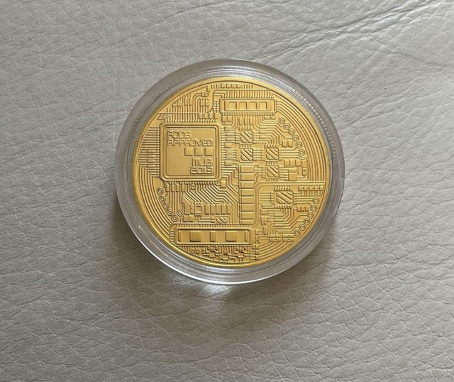 Bitcoin Metal Coin in Case - photo 2