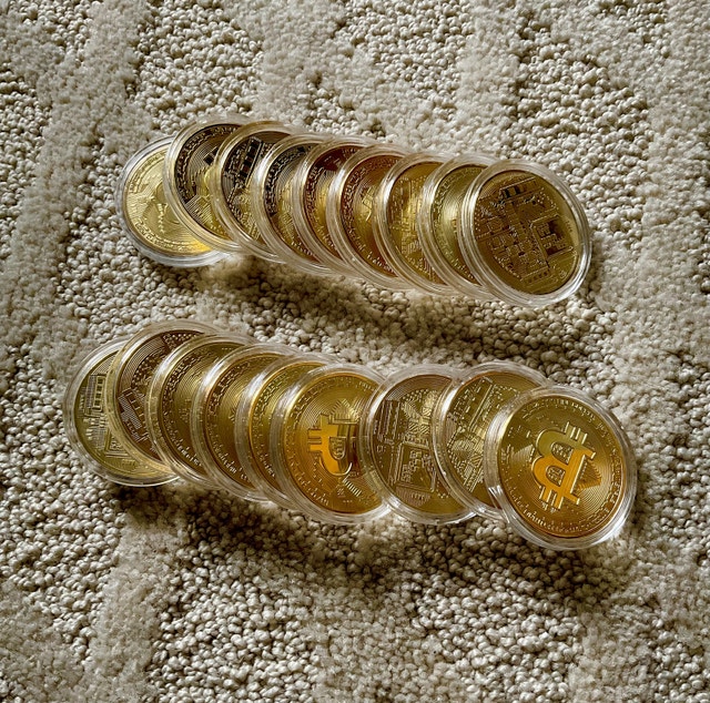 Bitcoin Metal Coin in Case - photo 3