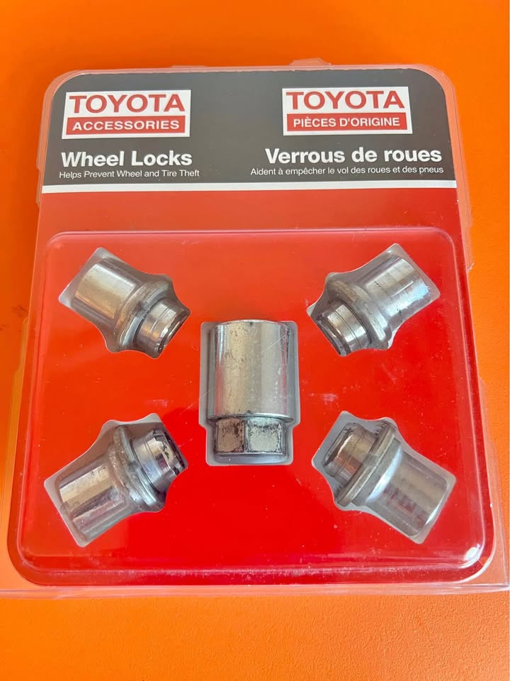 OEM Toyota Wheel Lock Key Set