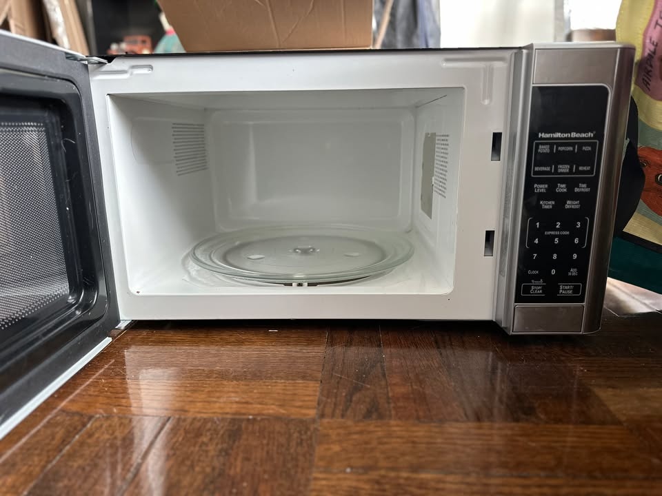 Hamilton Beach Stainless Steel Microwave 1000W Child Lock - photo 4
