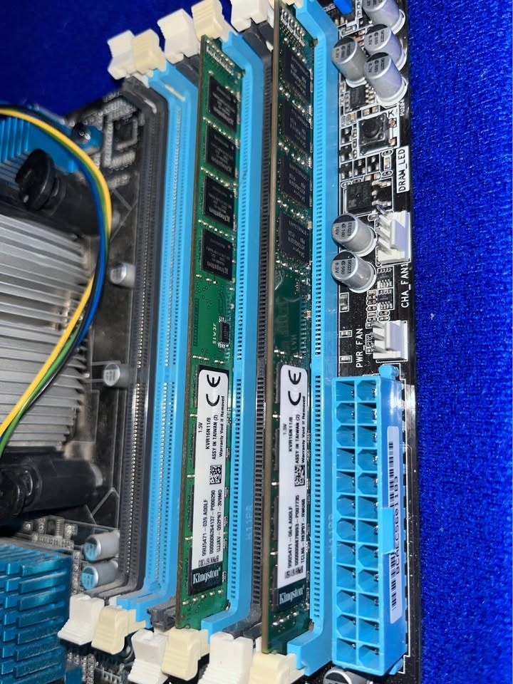 Xeon Motherboard Bundle - ASUS P6X58D-E, X5670 CPU, 16GB RAM - photo 3