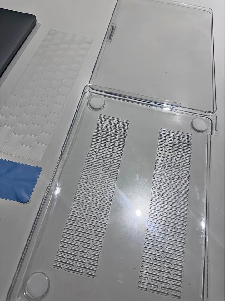MacBook Pro 13” Clear Plastic Hard Shell with Keyboard Cover