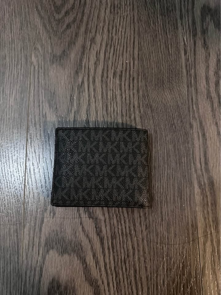 Michael Kors Wallet - photo 2