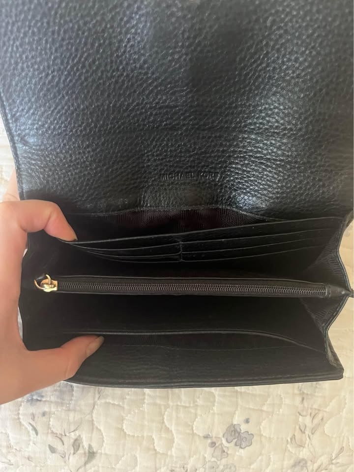 Michael Kors Wallet - photo 2