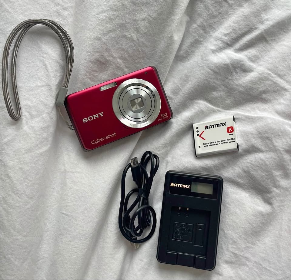 Vintage Sony Cyber-shot DSC-W180 Digital Camera