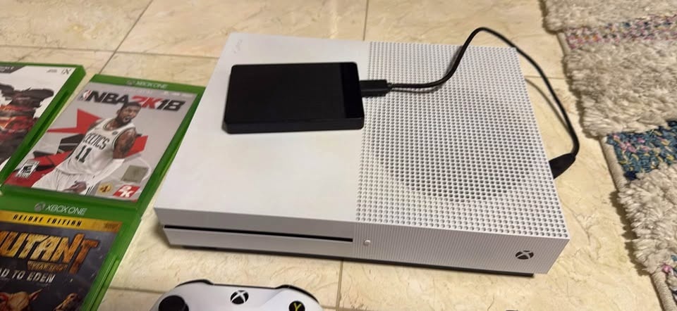 Xbox 1 with storage, 4 wireless controllers, 8 games - photo 4