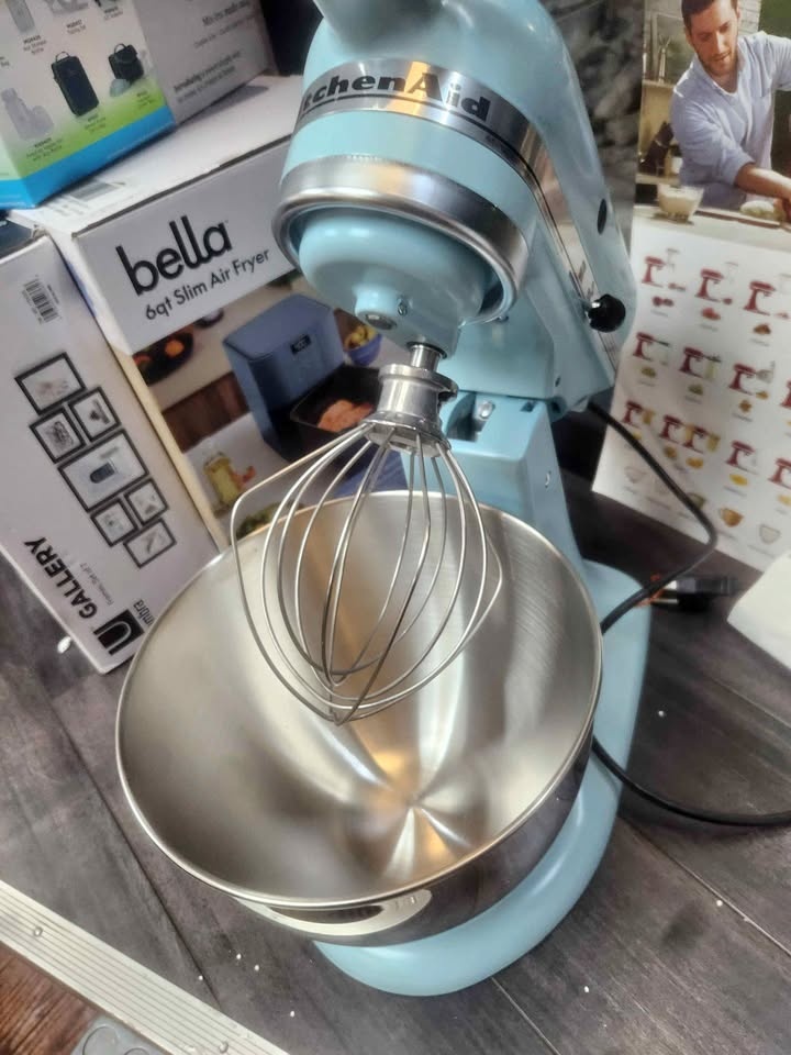 KitchenAid Classic Stand Mixer 4.5 Qt + Bread Bowl Set