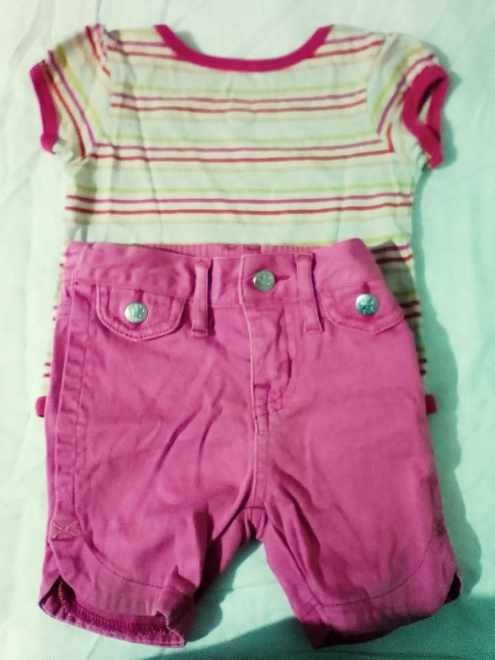 Baby Girl Striped Tee & Pink Shorts Outfit - photo 2