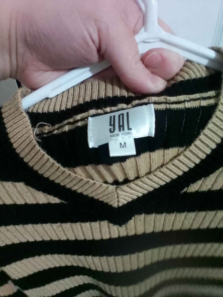 YAL NEW YORK Black Tan Striped Ribbed V-Neck Top M - photo 3