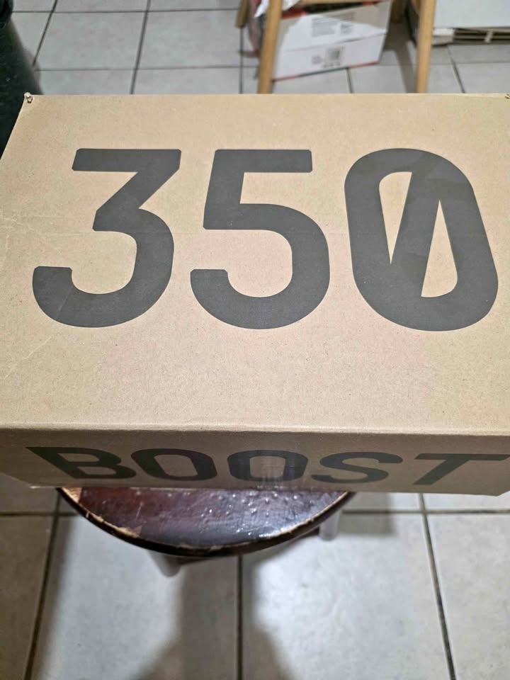 Yeezy Boost 350 V2 Box Only
