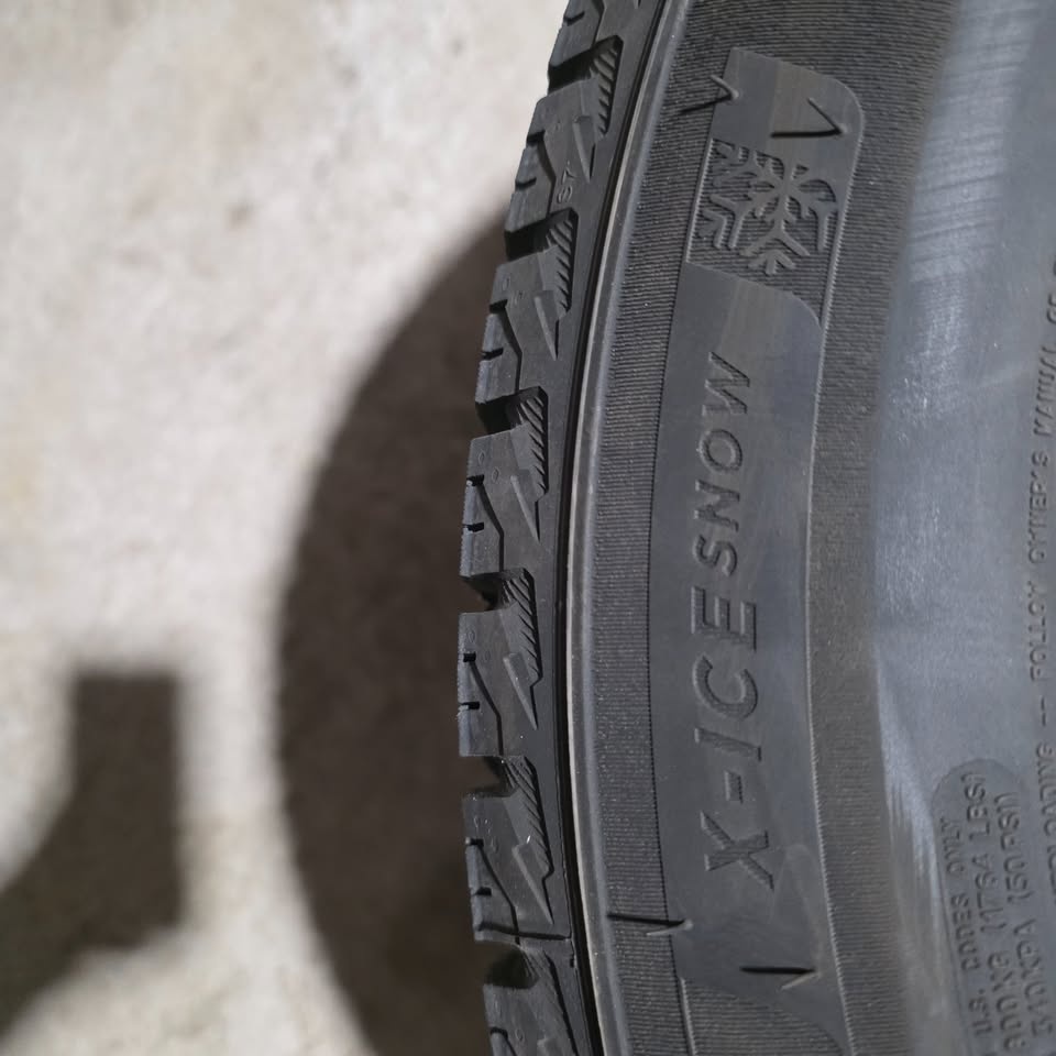 215/60/17 Michelin Winter Tires - 95% Tread - photo 5