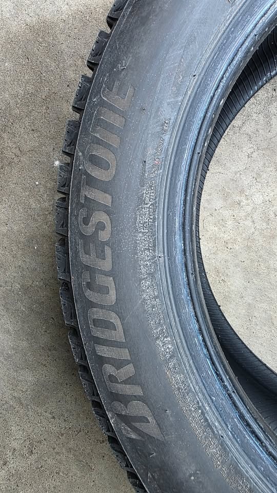 215/55/17 Bridgestone Winter Tires - 95% Tread - photo 4