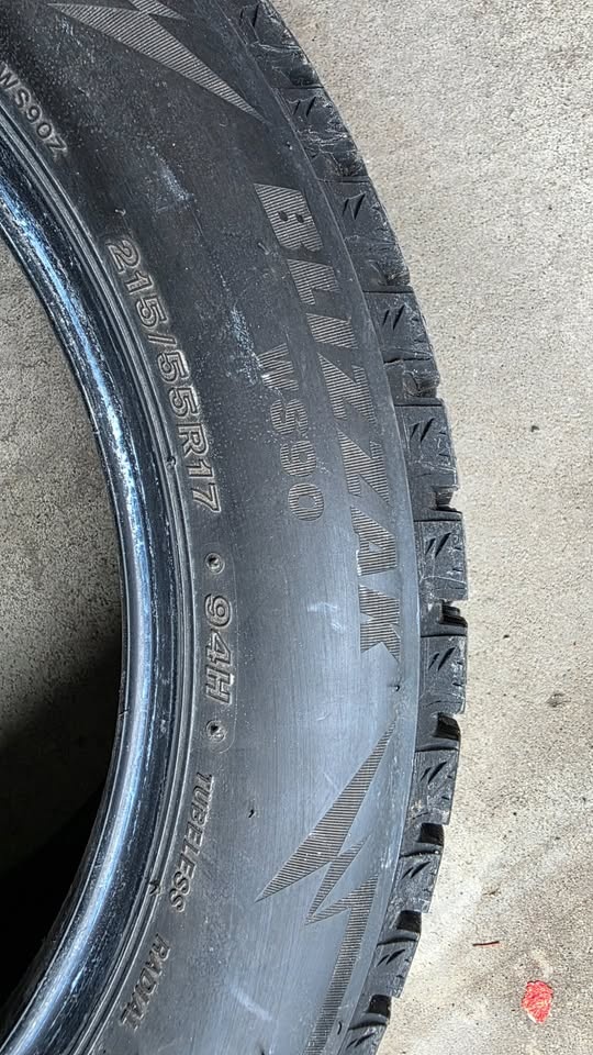 215/55/17 Bridgestone Winter Tires - 95% Tread - photo 5