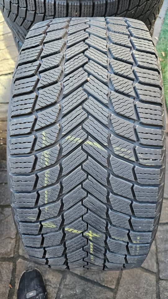 245/40/18 Michelin Winter Tires - photo 5