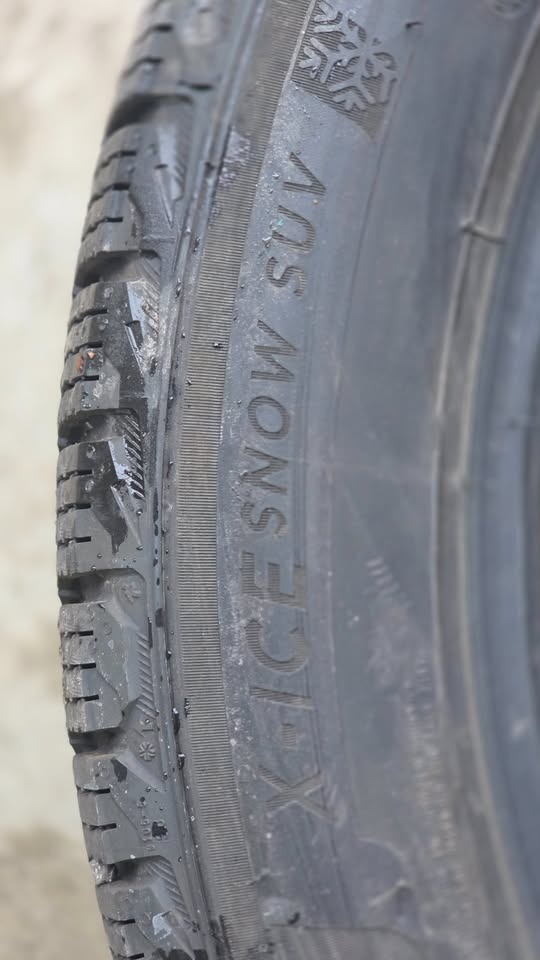 275/45/21 Michelin Winter Tires - 95% Tread - photo 3