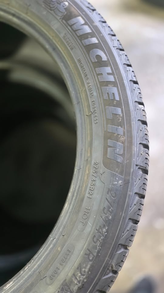 275/45/21 Michelin Winter Tires - 95% Tread - photo 4