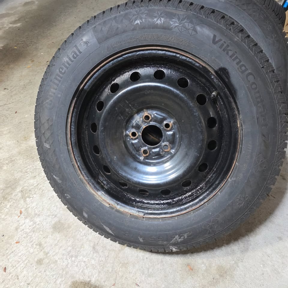 235/65/18 Continental Winter Tires with Steel Rims - photo 2