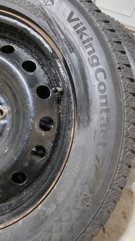 235/65/18 Continental Winter Tires with Steel Rims - photo 3