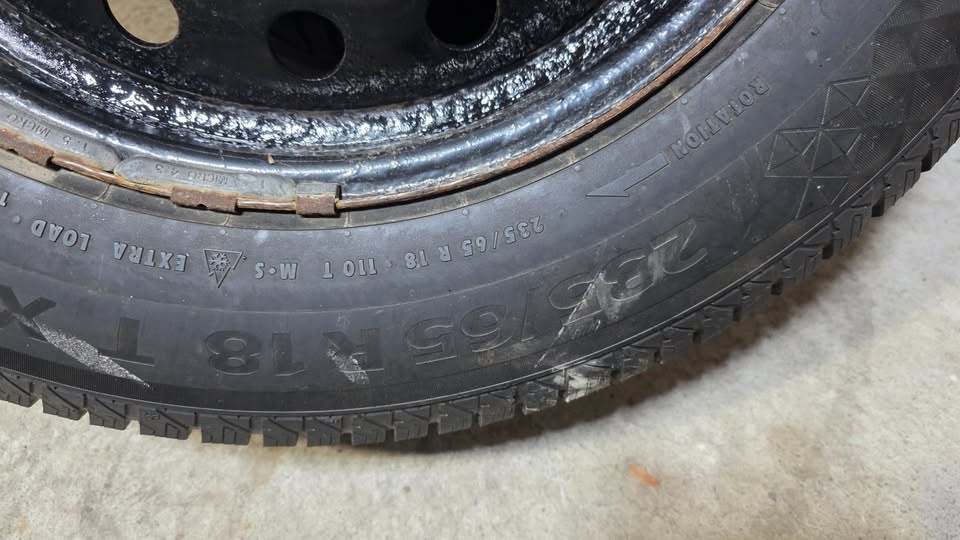 235/65/18 Continental Winter Tires with Steel Rims - photo 4