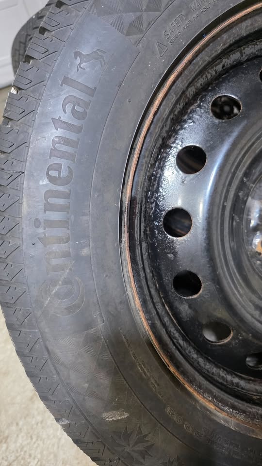 235/65/18 Continental Winter Tires with Steel Rims - photo 5