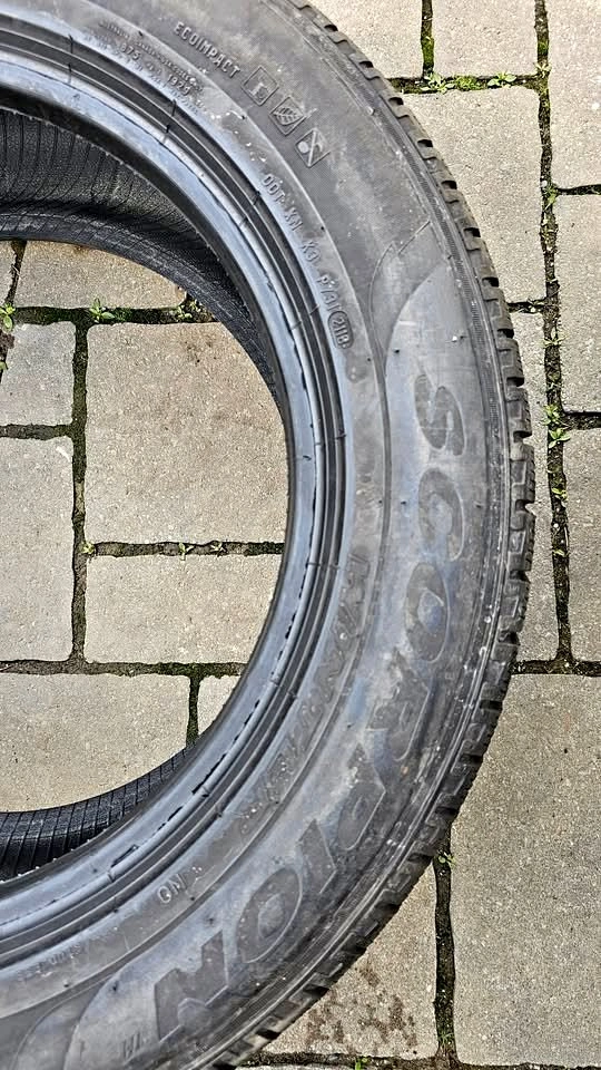 235/60/18 Pirelli Winter Tires - Set of 2