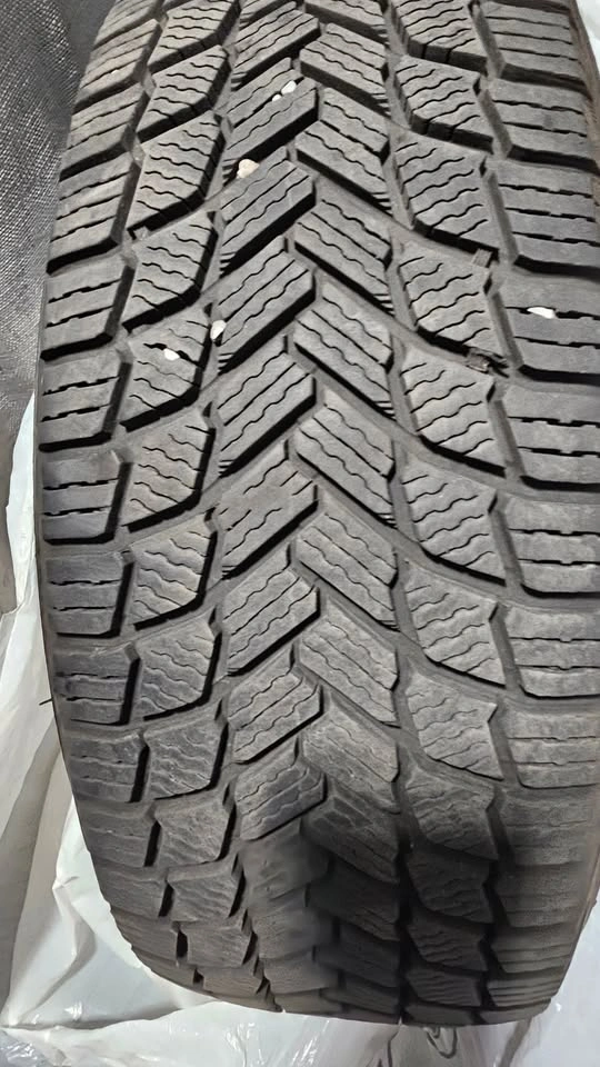 195/55/16 Michelin Winter Tires - 90% Tread - photo 2