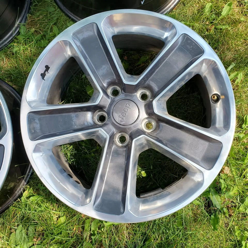 18 inch Jeep OEM Alloy Rims 5x127 - photo 3