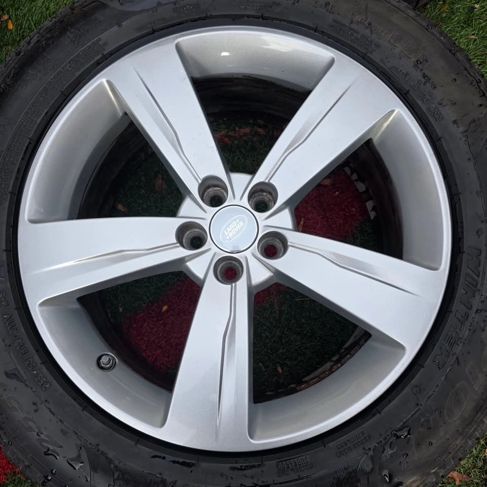 Range Rover Velar 255/55/19 Pirelli Winter Tires w/ Rims - photo 2