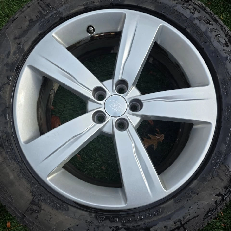 Range Rover Velar 255/55/19 Pirelli Winter Tires w/ Rims - photo 4