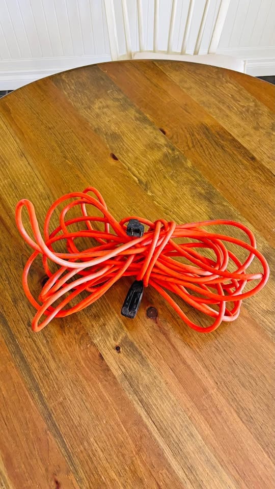 32 foot tri-outlet outdoor extension cord