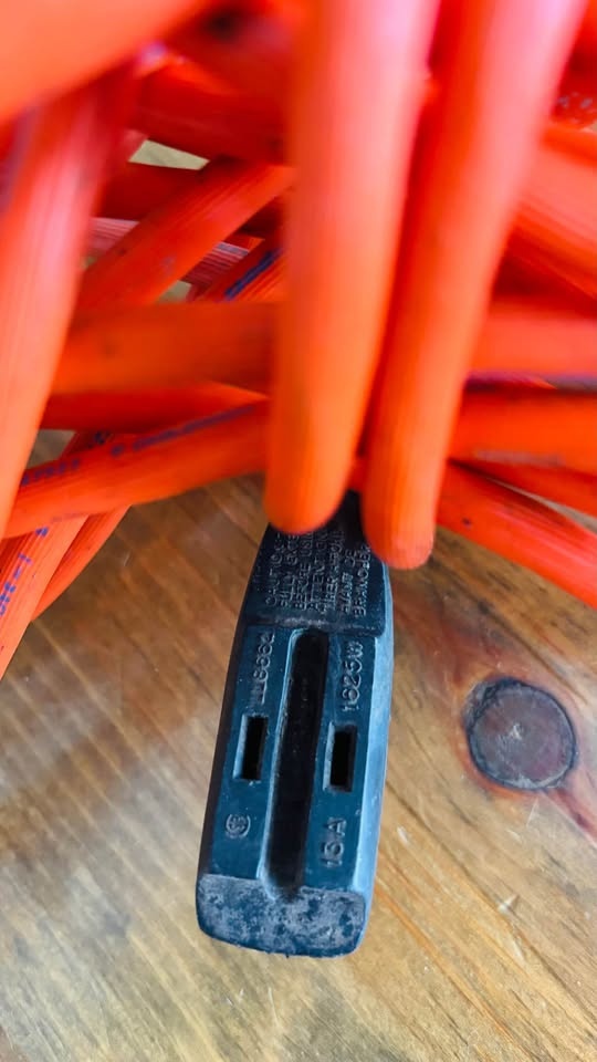 32 foot tri-outlet outdoor extension cord - photo 3