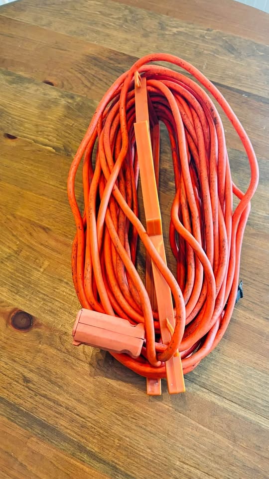 90ft 16/3 Outdoor Extension Cord w/ Carry Caddy