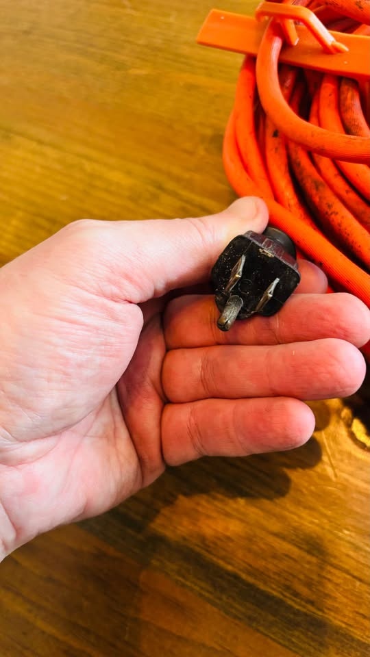 90ft 16/3 Outdoor Extension Cord w/ Carry Caddy - photo 3