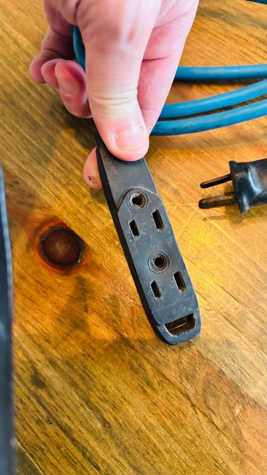 10 ft Outdoor Extension Cord - Tri-Outlet - photo 2