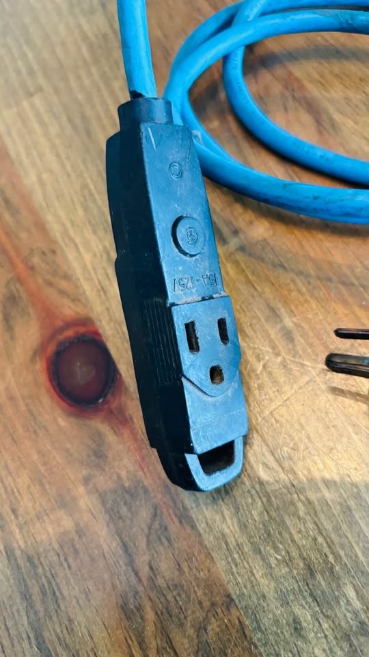 10 ft Outdoor Extension Cord - Tri-Outlet - photo 3