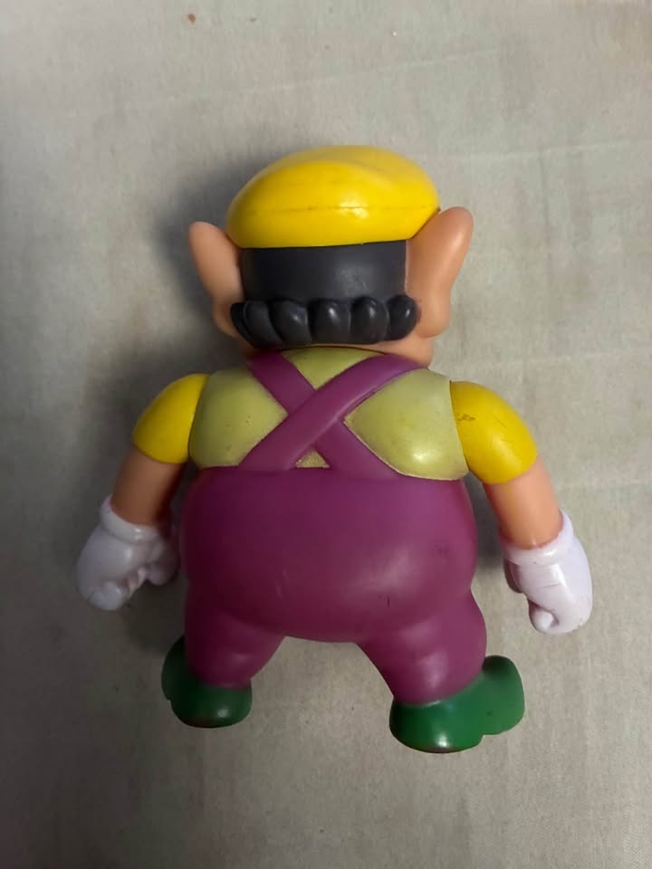 Toy Biz Mario Kart 64 Wario Action Figure - photo 2