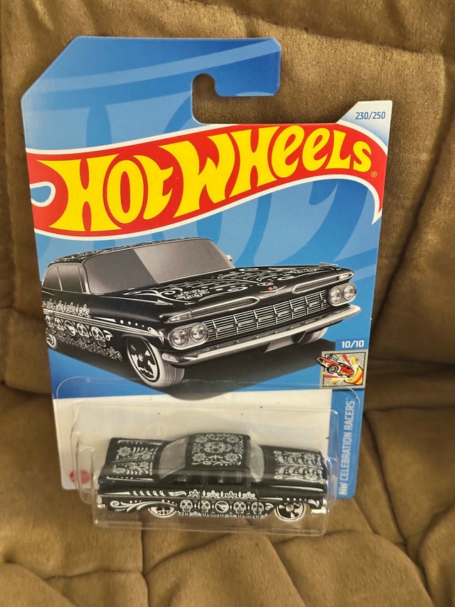 Hot Wheels '59 Chevy Impala TH - photo 2
