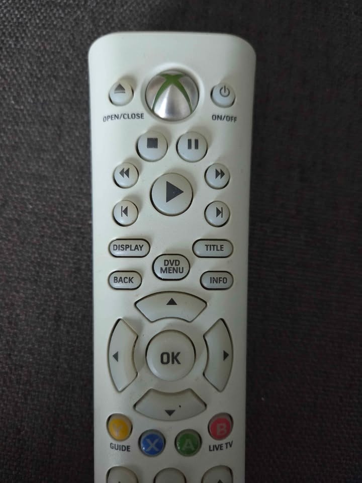 Official Xbox 360 Live Universal Media Remote - photo 2
