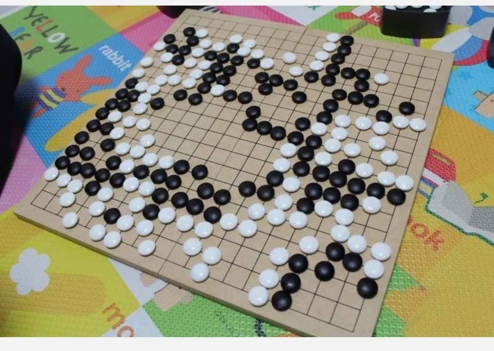 260 pcs BADUK stones (120 white, 140 black) - photo 3