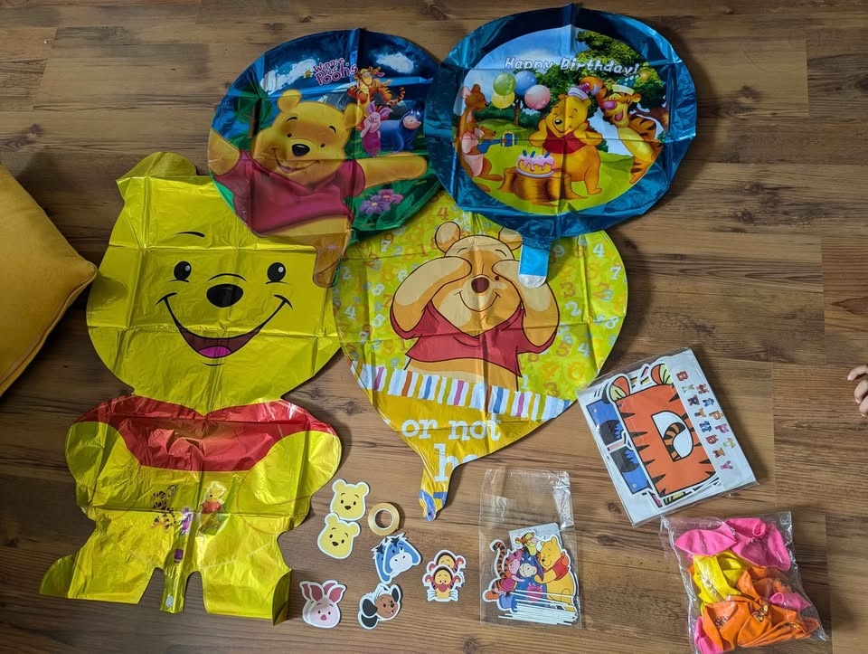Brand New Winnie the Pooh Birthday Decorations Kit - photo 2
