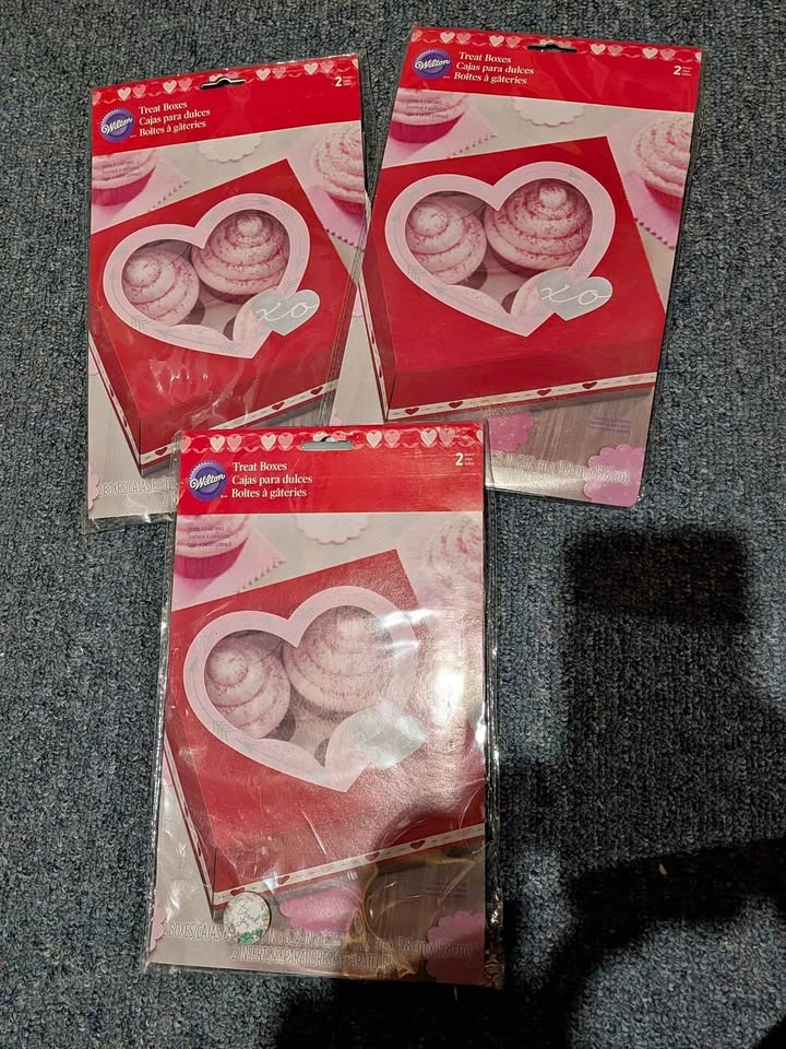 Brand new 3 packs Valentine's treat boxes w/ window & stickers
