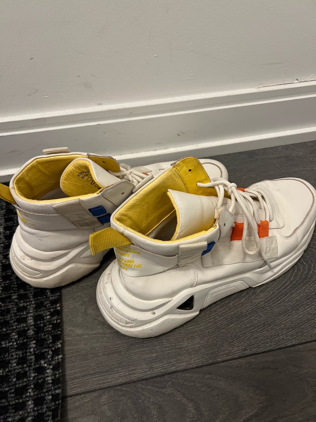 High Top Sneakers size 10 - photo 2