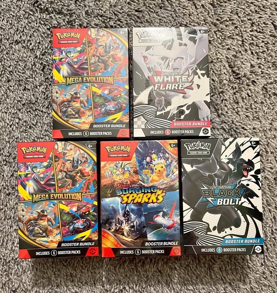 POKÉMON BOOSTER BUNDLE LOT
