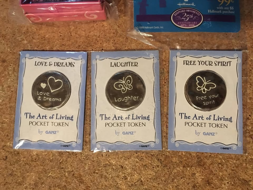 Lot of 5 Ganz Hallmark 25th Anniversary Pocket Token Pins - photo 2