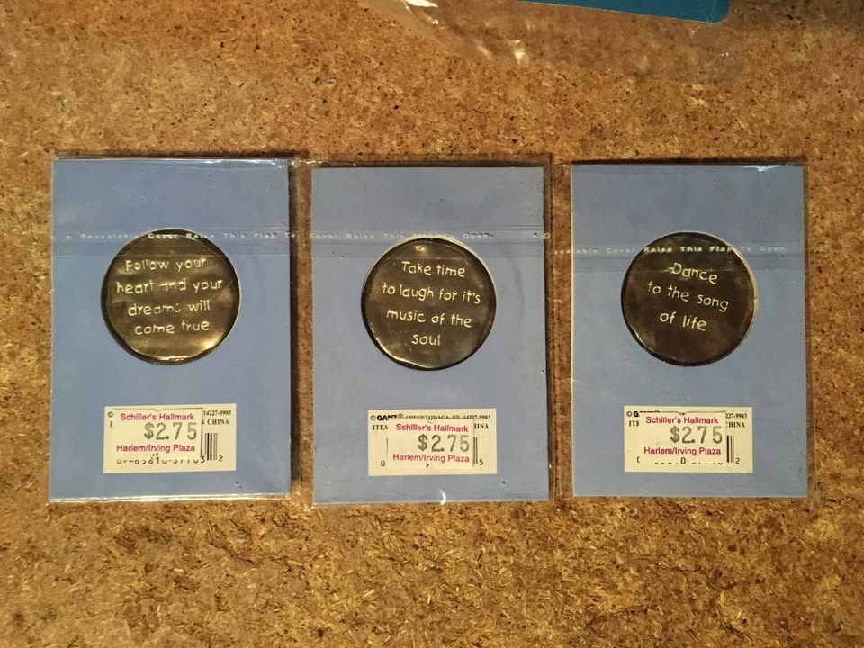 Lot of 5 Ganz Hallmark 25th Anniversary Pocket Token Pins - photo 3