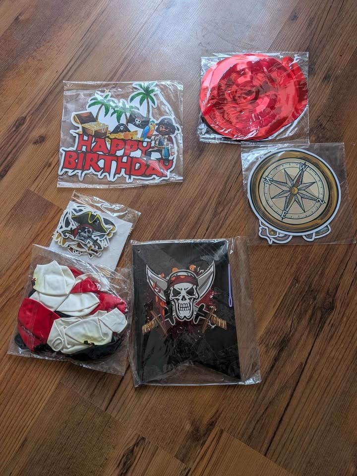 🏆Brand new 50 pcs pirate party decorations kit - photo 2