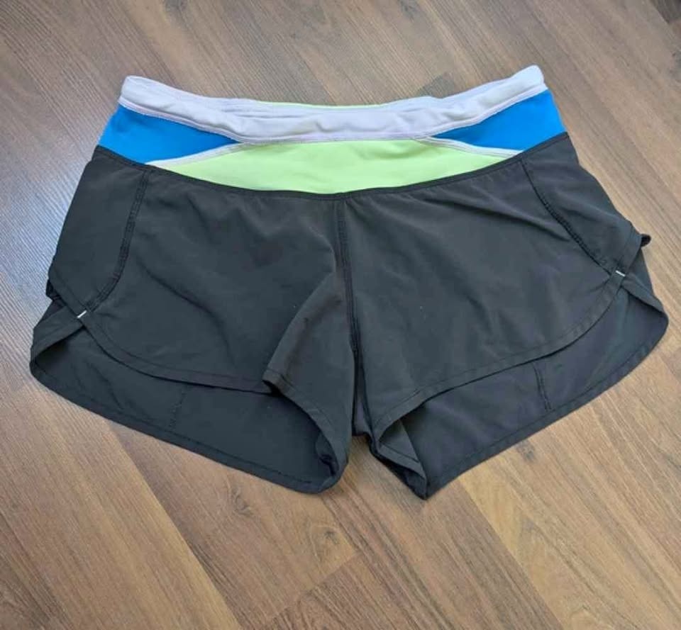 🏆 Lululemon Shorts - Size US 4